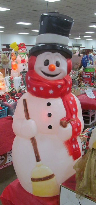 wide_eyed_snowman.jpg